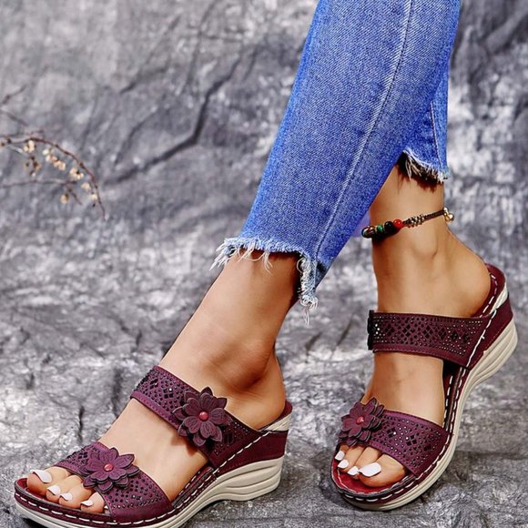 Yasirun Shoes - YASIRUN, NWOT,  Wine Flower Embellishment Wedge Sandal - Women, size 9
